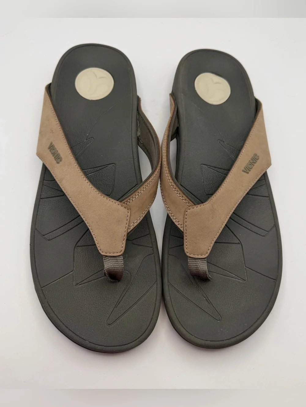Vionic Men’s Leather Thong Flip Flop Sandals Brown Vibram Sole size 12